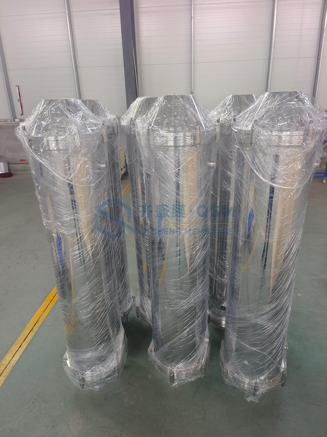 Ceramic membrane module